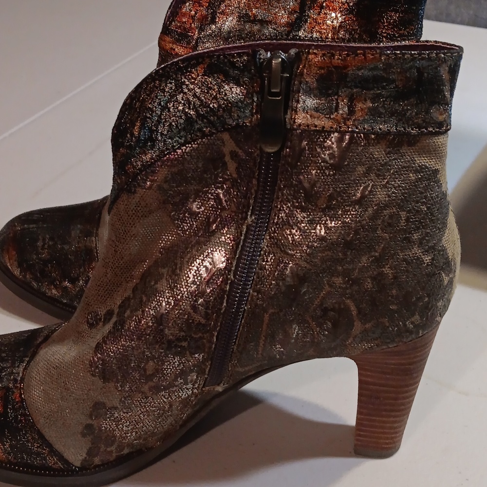 Women's booties - Picture 3 of 3